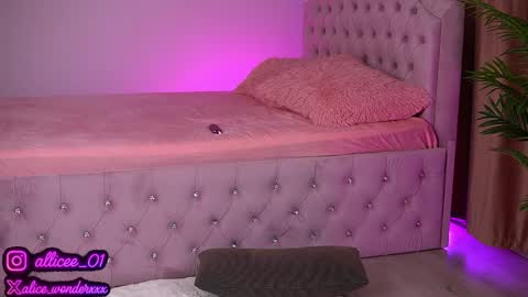 Snapshot of vanessasimon chatting on September 2025 06:15:02 AM Vanessa Simon online show from September 2025 06:15:02 AM