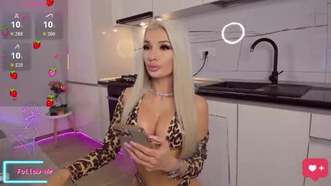 Snapshot of vanessavanne chatting on November 2025 04:25:01 PM Vanessa online show from November 2025 04:25:01 PM