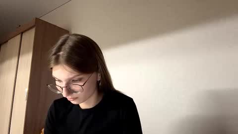 Kim online show from November 2025 05:14:02 PM