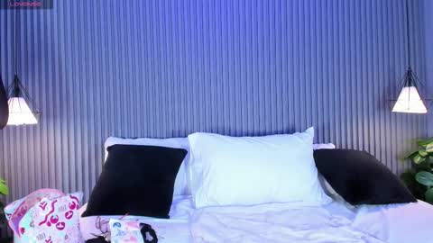 Karine online show from November 2025 11:34:02 AM