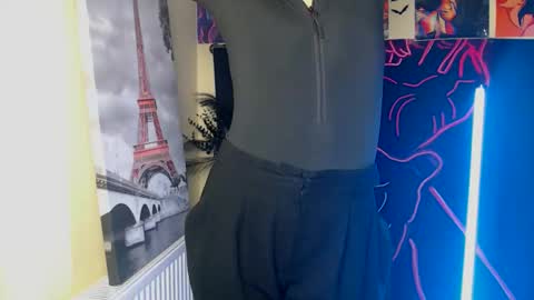 Vanessa online show from October 2025 05:57:02 PM