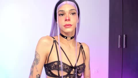 Snapshot of varya_ferreira chatting on October 2025 12:58:01 PM  Varya Ferreira - independent model  online show from October 2025 12:58:01 PM