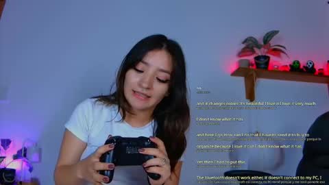 Snapshot of vayolett_dakotta chatting on October 2025 01:48:02 AM Vayolett online show from October 2025 01:48:02 AM
