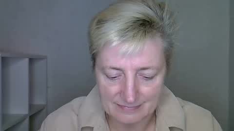 vea_motty online show from December 2025 02:15:01 PM