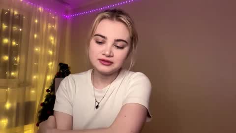 Monika online show from January 2026 01:06:02 PM