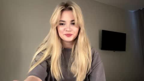 Monika online show from March 2026 01:06:02 PM