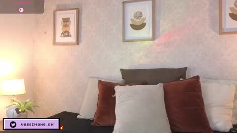 Vee Simons online show from January 2026 07:39:01 PM