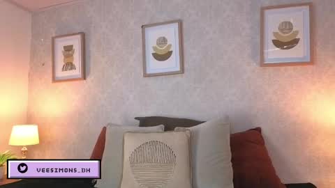 Snapshot of veesimons_dh chatting on May 2026 08:03:01 PM Vee Simons online show from May 2026 08:03:01 PM