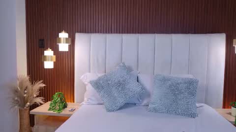 Mia brando online show from February 2026 02:24:01 PM