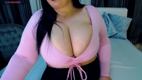 VeleryWOW online show from December 2024 02:05:01 PM