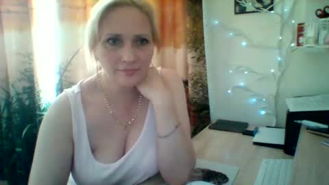 velka_raspberry online show from July 2026 05:17:01 PM