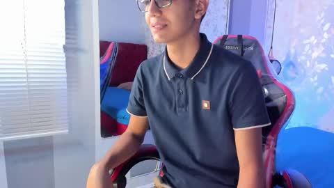 Snapshot of velkanxx chatting on October 2025 09:49:01 PM V E L K A N online show from October 2025 09:49:01 PM