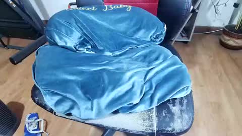 Im VelaI will be Christmas and New Year with my family December 22 to January 13 I will miss you guys. online show from January 2025 03:37:02 AM