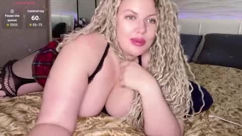 Snapshot of vellinka chatting on September 2025 08:25:01 AM vellinka online show from September 2025 08:25:01 AM