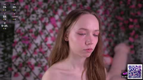 Snapshot of velvet_vice chatting on November 2025 06:12:01 PM Polly online show from November 2025 06:12:01 PM