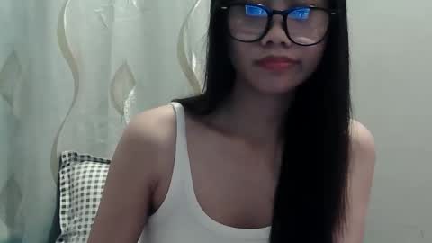 Snapshot of velvetcharm_19 chatting on November 2025 07:40:01 AM Cassy Pinay online show from November 2025 07:40:01 AM