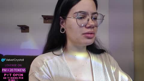  Crystal         PVT OPEN online show from November 2025 04:12:02 AM