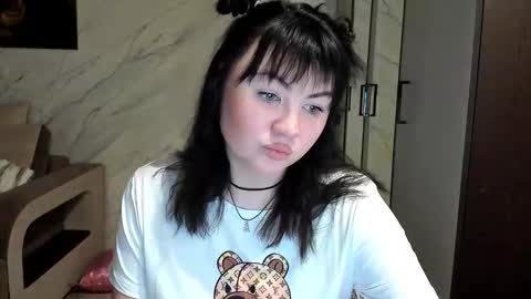Snapshot of velvetmila chatting on February 2026 02:08:02 AM VelvetMila online show from February 2026 02:08:02 AM