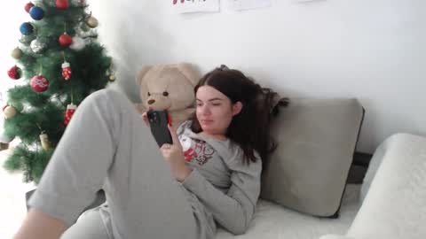 Snapshot of velvetmoon123 chatting on January 2026 08:12:01 PM velvetmoon123 online show from January 2026 08:12:01 PM