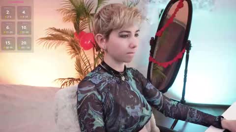 CLEOshort hair  TIna long hair  online show from February 2025 02:54:01 PM