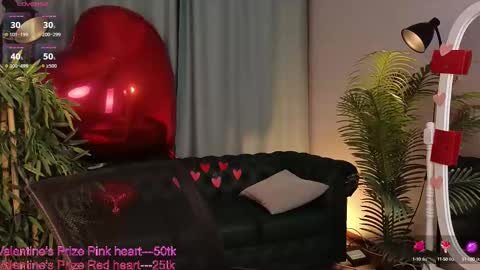 CLEOshort hair  TIna long hair  online show from February 2025 06:12:01 PM