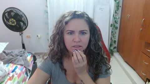 Snapshot of venecasexy44 chatting on September 2025 11:21:01 AM venecasexy44 online show from September 2025 11:21:01 AM