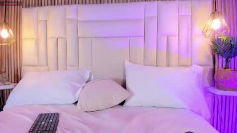 venez sofia  online show from February 2026 11:01:01 PM