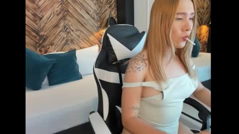 Snapshot of vennus_black_ chatting on November 2025 07:25:02 PM V E N U S online show from November 2025 07:25:02 PM