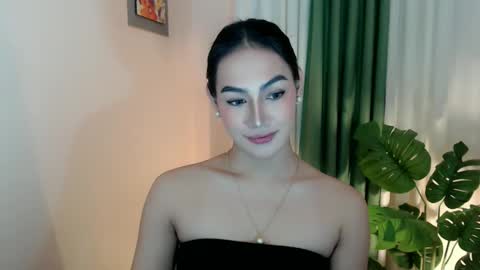 Venus Sunrise Bombshell online show from October 2025 09:46:01 PM