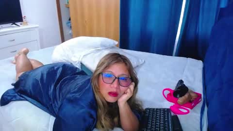 venushot1xx online show from May 2026 12:03:02 PM