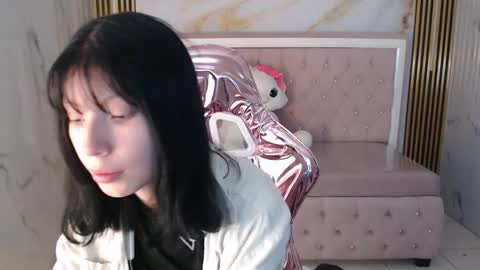 Verana  online show from November 2025 08:03:01 PM