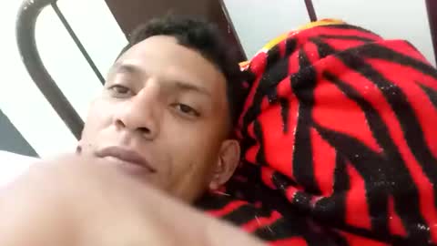 Snapshot of vergara914486 chatting on October 2025 01:25:01 AM vergara914486 online show from October 2025 01:25:01 AM