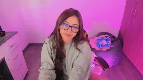 Snapshot of verolake chatting on October 2025 07:48:02 PM Verolake online show from October 2025 07:48:02 PM
