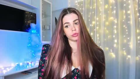 Snapshot of veronarolls chatting on January 2025 01:06:02 AM Lolitalolz online show from January 2025 01:06:02 AM