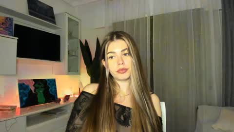 Snapshot of veronarolls chatting on January 2025 11:21:02 PM Lolitalolz online show from January 2025 11:21:02 PM