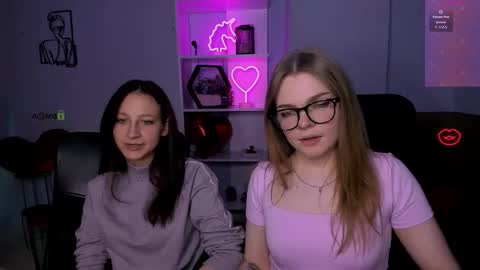 Ronni online show from November 2025 08:31:01 PM