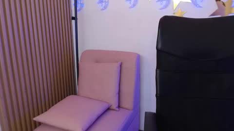 Snapshot of veronica_em1 chatting on February 2026 01:27:01 PM VERONICA online show from February 2026 01:27:01 PM