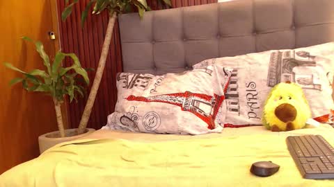 Snapshot of veronica_em1 chatting on February 2026 03:01:01 PM VERONICA online show from February 2026 03:01:01 PM