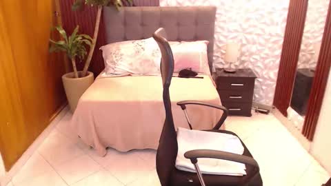 Snapshot of veronica_em1 chatting on March 2026 01:50:02 PM VERONICA online show from March 2026 01:50:02 PM