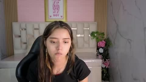 Snapshot of veronicaa_s chatting on May 2026 08:38:02 PM veronicaa_s online show from May 2026 08:38:02 PM