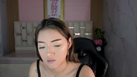 Snapshot of veronicaa_s chatting on May 2026 08:17:01 PM veronicaa_s online show from May 2026 08:17:01 PM