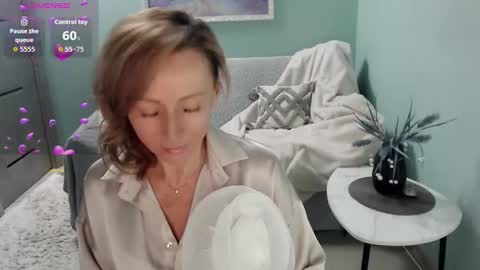 Helen online show from October 2025 06:36:02 AM