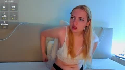 Snapshot of veronicaterry chatting on July 2026 08:20:01 AM veronicaterry online show from July 2026 08:20:01 AM