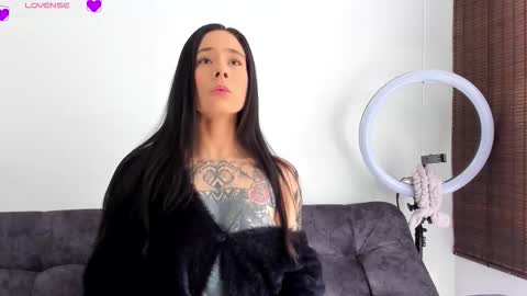 Snapshot of veronicatonu chatting on October 2025 03:00:02 PM VeronicaTonu online show from October 2025 03:00:02 PM