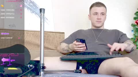 Snapshot of vers_gay chatting on December 2024 10:39:02 AM Ethan online show from December 2024 10:39:02 AM