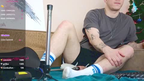 Snapshot of vers_gay chatting on December 2024 03:35:01 PM Ethan online show from December 2024 03:35:01 PM