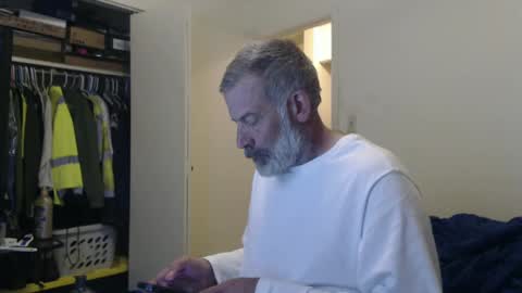 hairy man online show from January 2025 12:48:02 AM