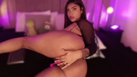 Sthefanny online show from February 2025 11:02:01 PM