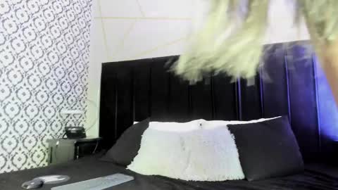 Sthefanny online show from September 2025 11:57:01 AM