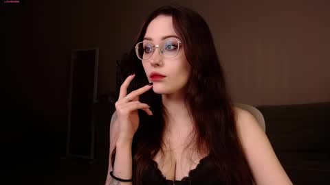 Iva  online show from November 2025 10:24:01 PM